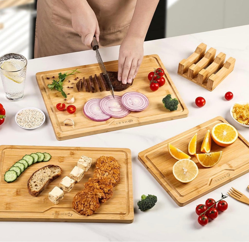 Bamboo Chopping Board Set 3-Piece with Holder - Large Bamboo Kitchen Boards (40 x 28 / 36 x 24 / 30 x 20 cm), Double-Sided with Juice Groove for Meat, Vegetables & Bread
