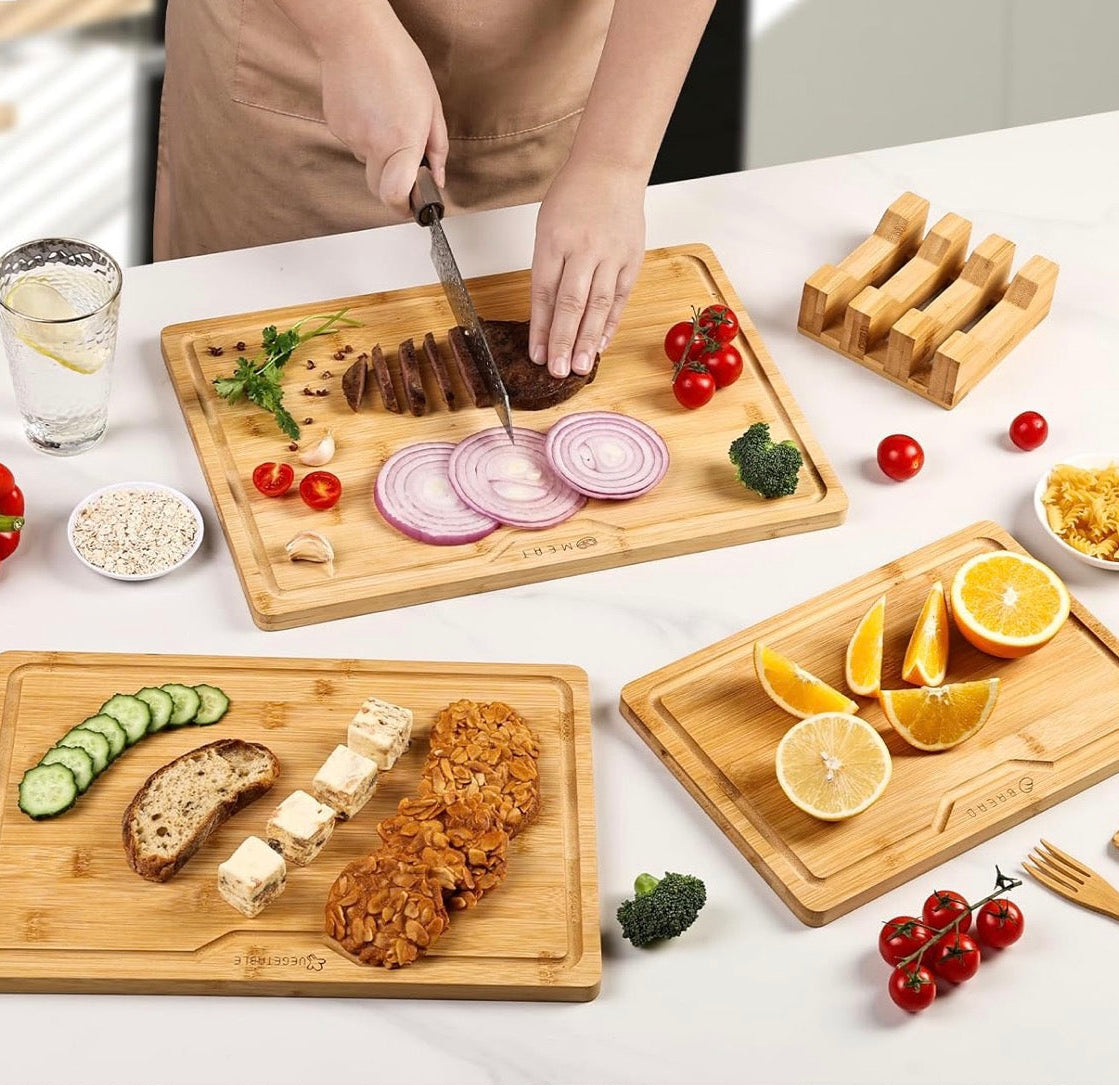 Bamboo Chopping Board Set 3-Piece with Holder - Large Bamboo Kitchen Boards (40 x 28 / 36 x 24 / 30 x 20 cm), Double-Sided with Juice Groove for Meat, Vegetables & Bread